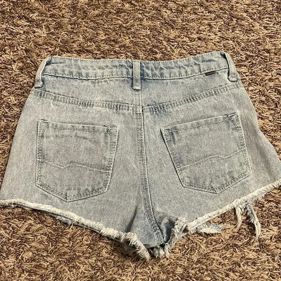 Almost Famous Distressed Shorts | Denim Shorts | Distressed Denim | Jean Shorts - Picture 4 of 8